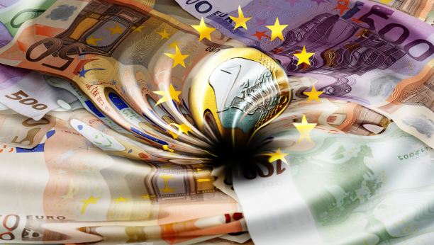 KOMŠIJE PRED BANKROTOM Odlažu pristupanje evrozoni na neodređeno vreme!