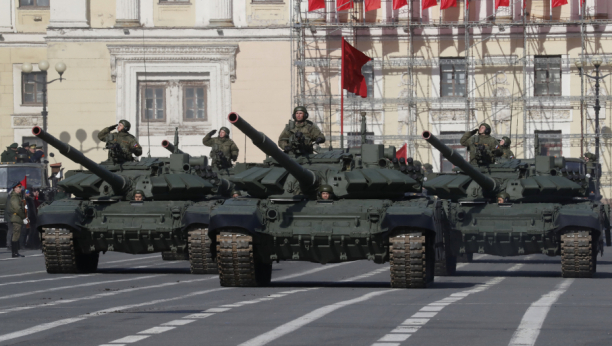 STIŽE 9.000 VOJNIKA Trupe će ući u Moskvu - sve je spremno za veliku akciju (VIDEO)