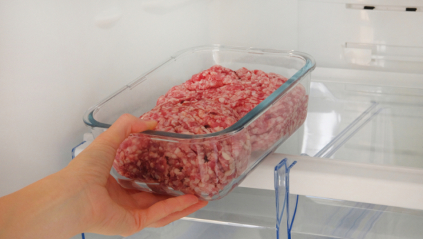 Izbegnite rizik od trovanja: Ovo obavezno treba da uradite pre nego što stavite meso u frižider