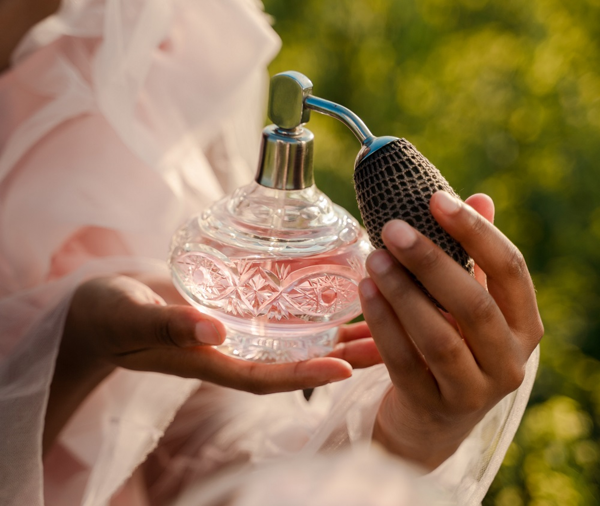 KOZMETIČKI BREND KOJI POSLUJE I U SRBIJI NAPRAVIO DRASTIČNU PROMENU: Pred kupce samo testeri, menja se način kupovine parfema