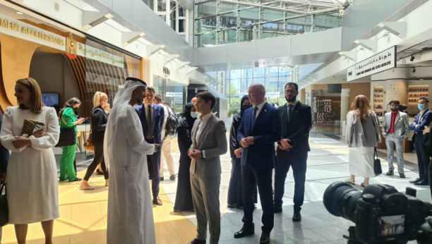 PREMIJERKA BRNABIĆ SE SASTALA SA ŠEIKOM AL MAKTUMOM Prvi susret sa vladarskom porodicom Dubaija (FOTO)