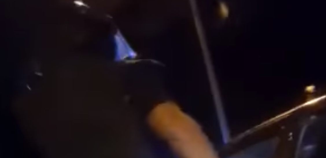 ISPLIVAO ŠOKANTAN SNIMAK SUKOBA TORCIDE I HRVATSKE POLICIJE Policajac brutalno tukao pendrekom navijača Hajduka (VIDEO)