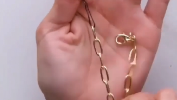 ŽENSKI TRIK ZLATA VREDAN Evo kako da same same zakopčate narukvice (VIDEO)