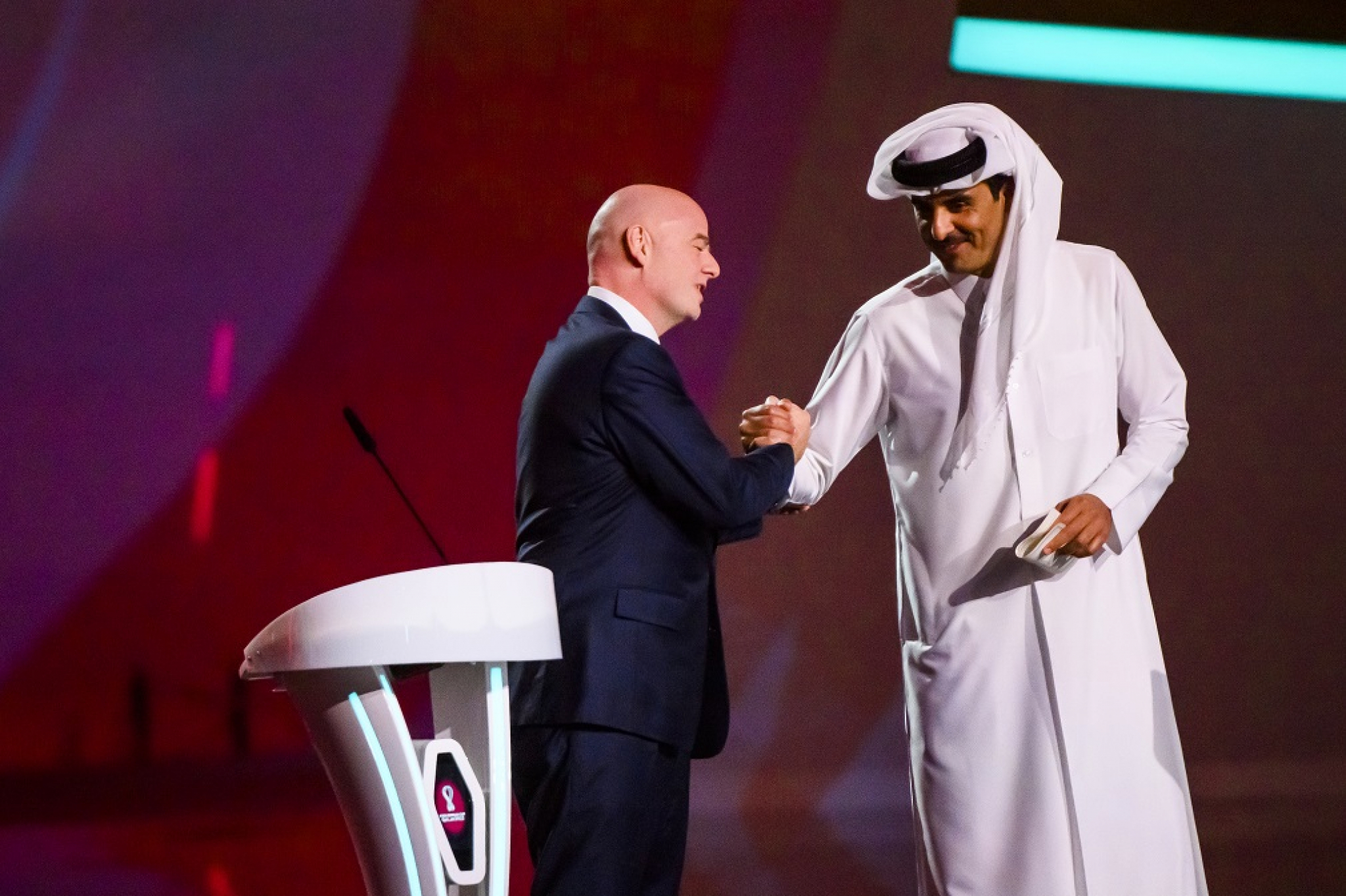 SKANDAL NA POMOLU Katar ostaje bez organizacije Svetskog prvenstva, FIFA pravi radikalan potez?