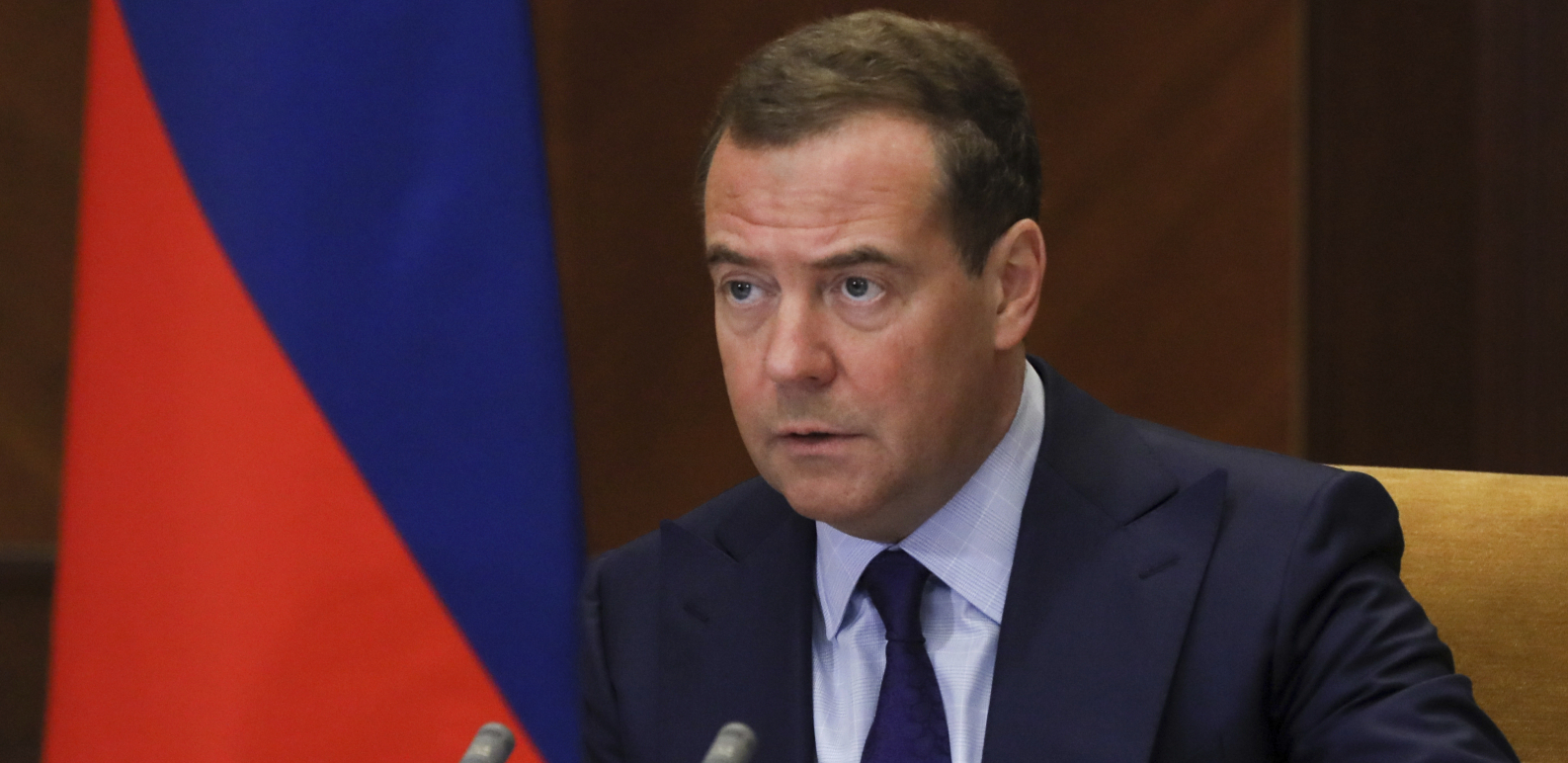 "VREME JE DA UPOTREBIMO ZABRANJENO ORUŽJE" Medvedev pobesneo posle izveštaja sa fronta, crvena linija je pređena