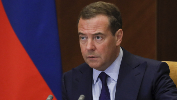 "MISTERIOZNO STVORENJE REČAN" Medvedev u stilu Šešelja izvređao premijera Moldavije!
