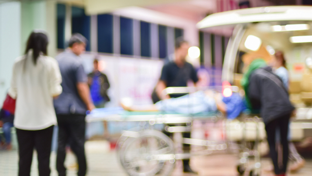 UDES U CENTRU BEOGRADA U sudaru Hitne pomoći i auta povređene dve medicinske sestre