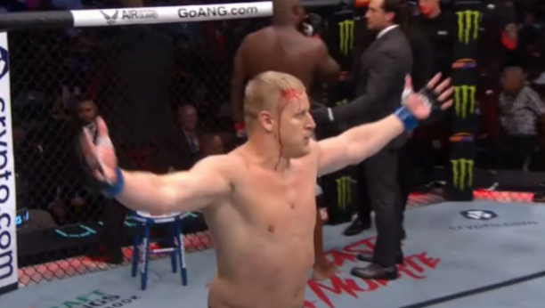 RUSKI UFC BORAC RAZBIO AMERA VEĆ U PRVOJ RUNDI Posle pobede se obratio Majku Tajsonu koji je gledao meč (VIDEO)