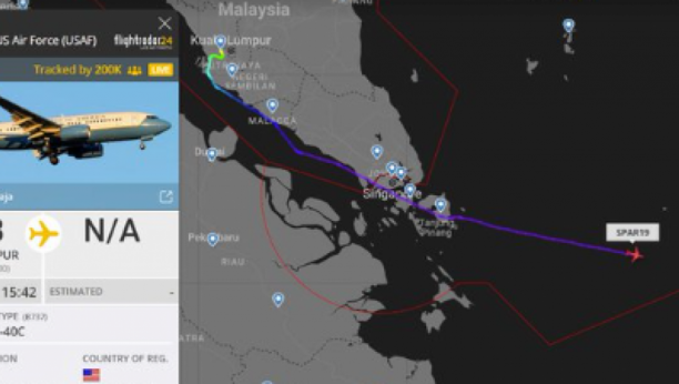 SVET UŽIVO PRATI DEŠAVANJA NA NEBU Avion Nensi Pelosi skrenuo ka Tajvanu (VIDEO)