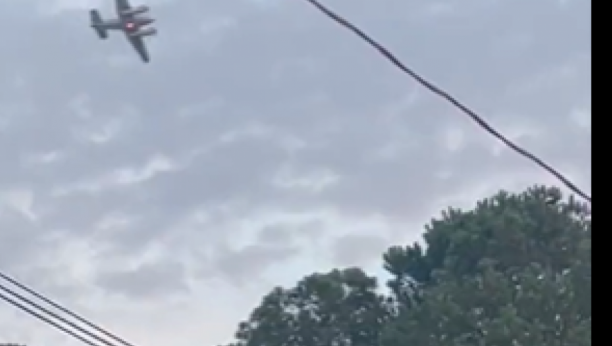 OKONČANA DRAMA U AMERICI Pilot koji je oteo avion i pretio rušenjem bezbedno sleteo (FOTO/VIDEO)