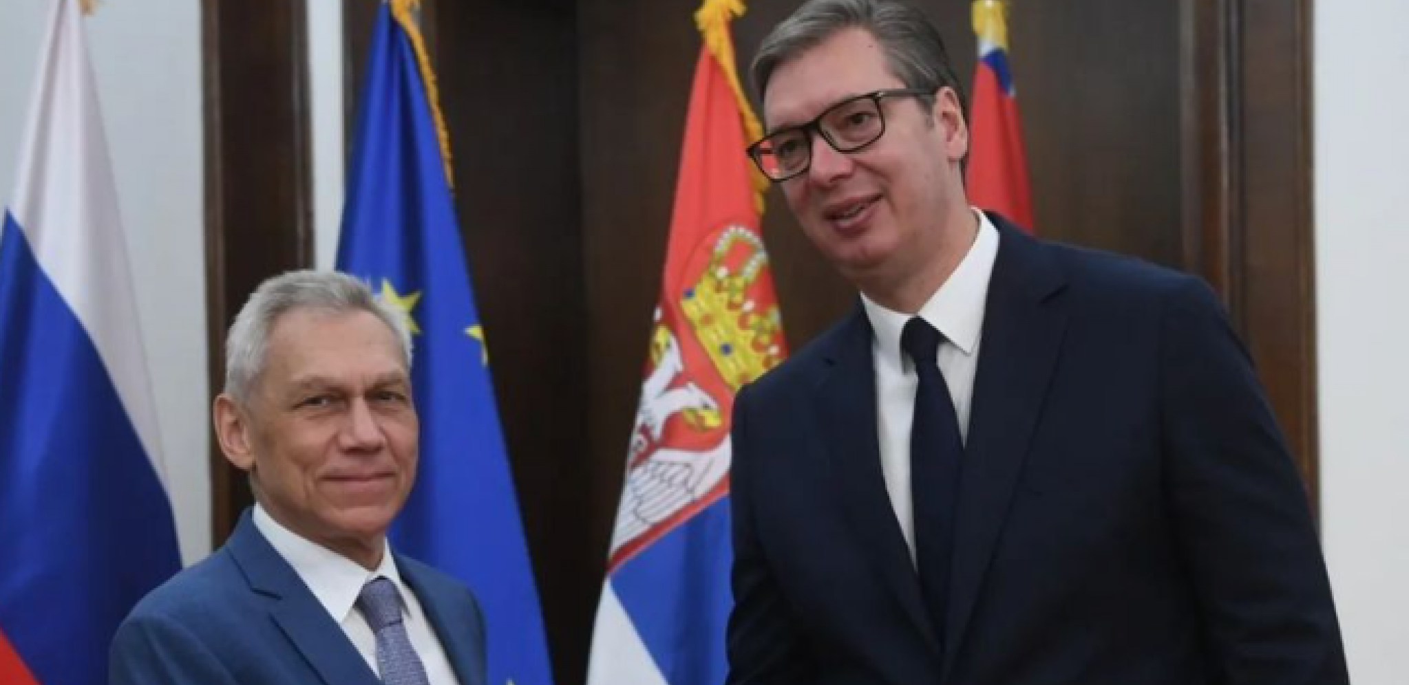 OTVOREN I SRDAČAN RAZGOVOR Predsednik Vučić o važnim temama sa ambasadorom Bocan-Harčenkom (FOTO)
