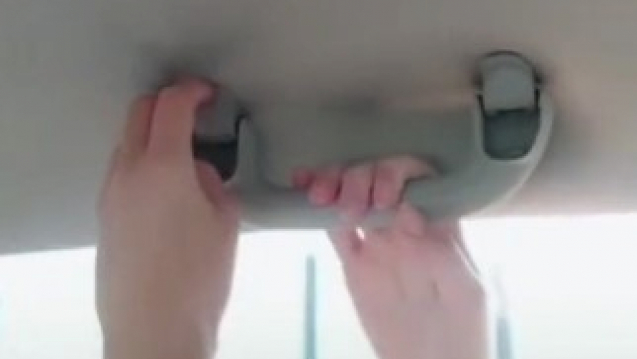 ŠOKIRANI I DUGOGODIŠNJI VOZAČI Skoro niko ne zna čemu služi ručka iznad prozora u automobilu