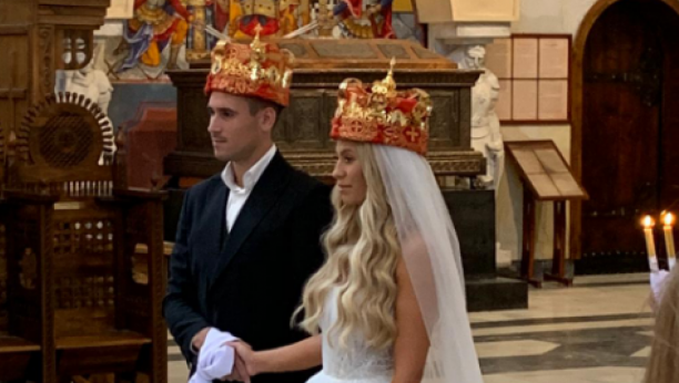 VENČAO SE BRAT NOVAKA ĐOKOVIĆA Saška zablistala u raskošnoj venčanici, oduševila sve prisutne (FOTO/VIDEO)