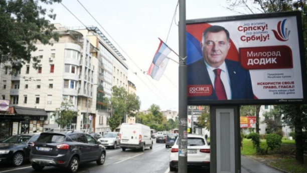 GLUMI GLAVNOG BAJU: Dodik uložio silni novac za plakate u centru Beograda