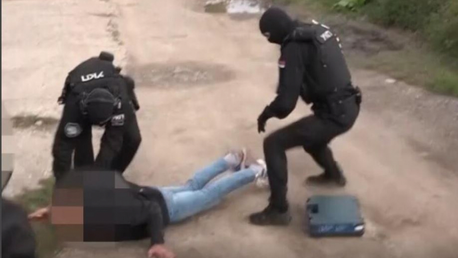 SPEKTAKULARNO HAPŠENJE NARKO - DILERA Pao sa četiri kilograma heroina, sumnja se da je deo poznate balkanske krimi - grupe! (VIDEO)