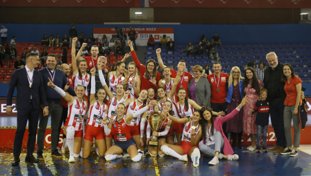CRVENO-BELE DEVOJKE PIŠU ISTORIJU Odbojkašice Zvezde osvojile prvi trofej Super kupa Srbije (FOTO)