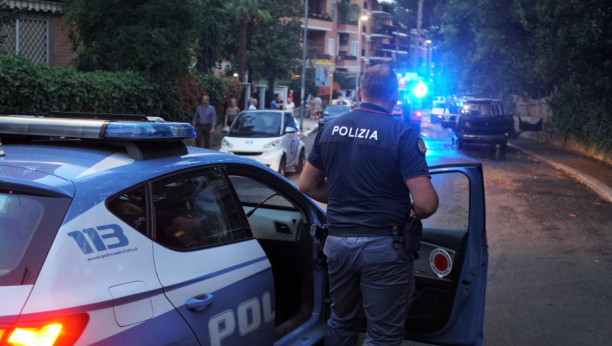 SRBI UHAPŠENI U ITALIJI Pokušali da ukradu cipele vredne 600. 000 evra