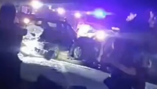 PRVI SNIMAK JEZIVOG UDESA KOD SMEDEREVA Lančani sudar, Ima teško povređenih, vatrogasci sekli vozilo (VIDEO)