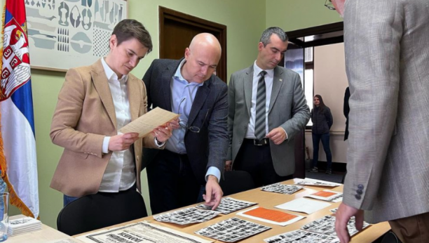 Vučević i premijerka Brnabić Muzeju žrtava genocida predali važna dokumenta iz ratnog i posleratnog doba, kao i zbirku od preko 400 fotografija ratnih dejstava