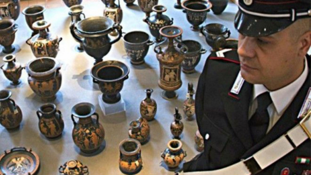 SRPSKA POLICIJA RAZBILA KRIMI-GRUPU U ITALIJI Vaze i dragulje od pre Hrista prodali za više od dva miliona evra! (FOTO)