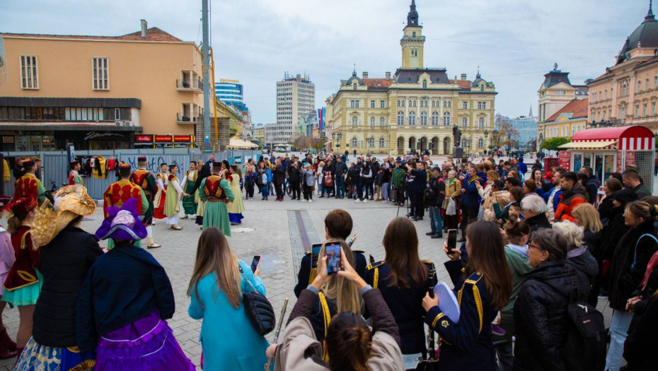 "OVE GODINE BIRAMO CRNOGORSKE PLANINE" Poručuju građani Srbije na promotivnom događaju u Novom Sadu i Beogradu (FOTO)