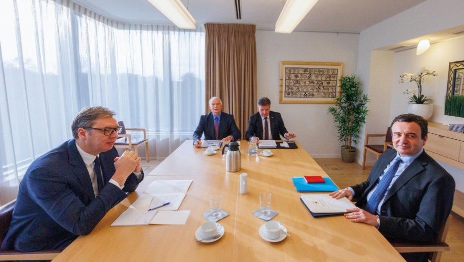 Lajčak u Davosu na odvojenim sastancima sa Kurtijem i Vučićem