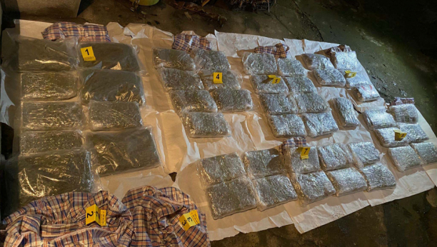 SPEKTAKULARNA AKCIJA POLICIJE Razbijen narko-klan u Nišu, zaplenjeno 80 kilograma droge! (FOTO/VIDEO)