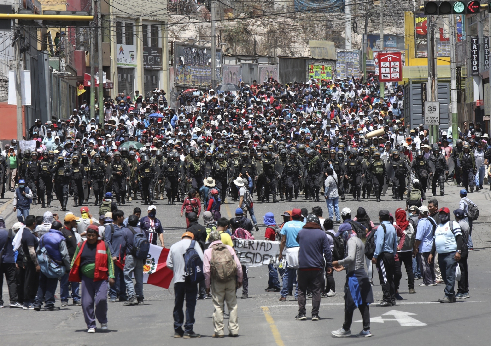 PROTESTI NE PRESTAJU Vlada Perua proglasila vanredno stanje