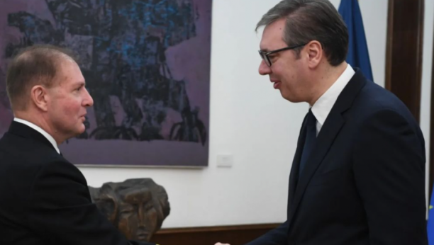 ZAMOLIO SAM DA NATO ZAŠTITI SRBE NA KiM! Vučić se sastao sa admiralom Mančom (FOTO)