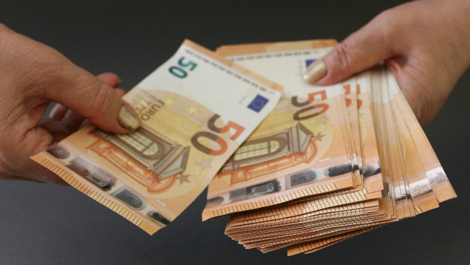 PROMENA KURSA Dinar danas vredi ovoliko prema evru i dolaru