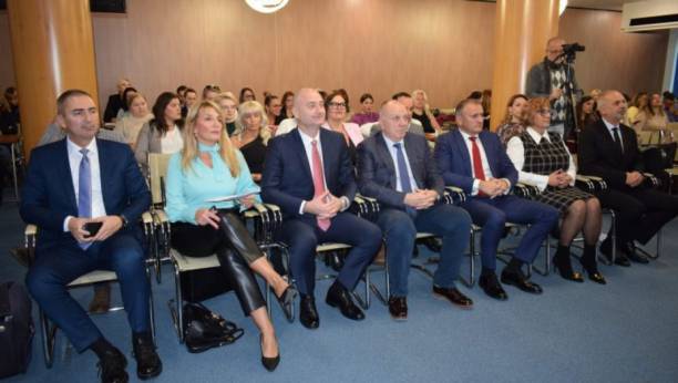 Ćurčić i Ivanišević na konferenciji posvećenoj preduzetnicama uoči Međunarodnog dana žena preduzetnica
