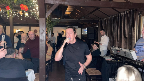 IZNENADIO SVE Jašar Ahmedovski ronio suze na nastupu u restoranu Sport zbog ove pevačice!