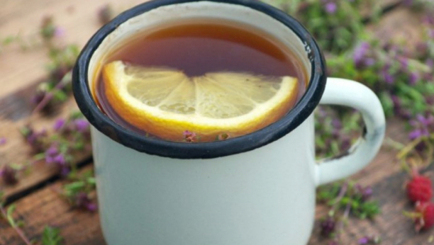 Samo su ovo pili zimi: Dugovečni ljudi imaju snažan imunitet a tajna je u 1 sastojku koji dodaju u čaj