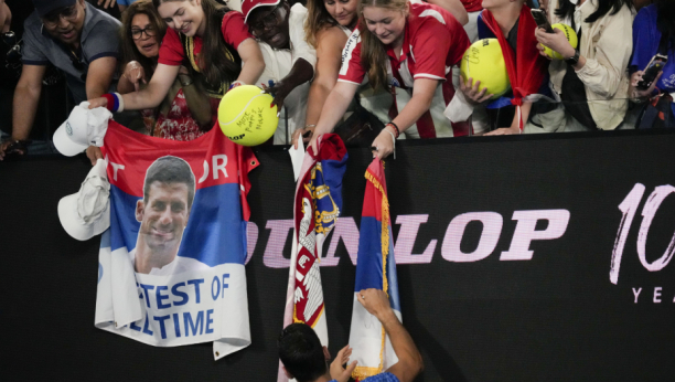 NIJE RUSKA NEGO SRPSKA ZASTAVA Novakovim navijačima zabranjen ulazak na stadion (VIDEO)