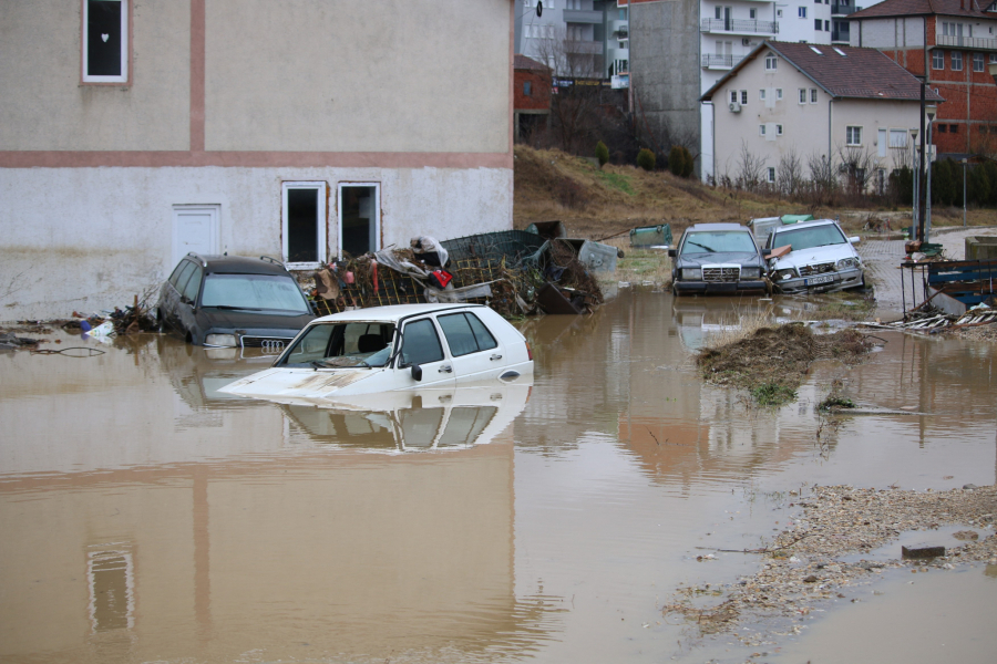 BUJICA ZAROBILA DECU I STARCE U Novoj Varoši poplavljeni putevi, aktiviralo se klizište, voda ušla u kuće i štale