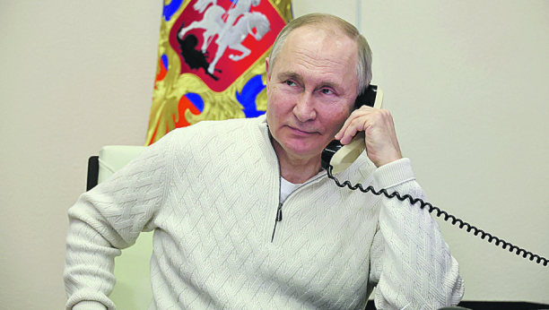 NEMAČKI KANCELAR SPUŠTA LOPTU Šolc hoće dijalog sa Putinom