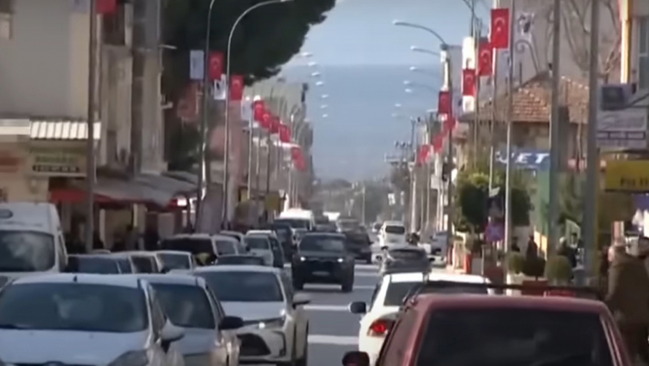 SNAŽAN ZEMLJOTRES POGODIO TURSKU Ljudi u panici istrčavali na ulicu