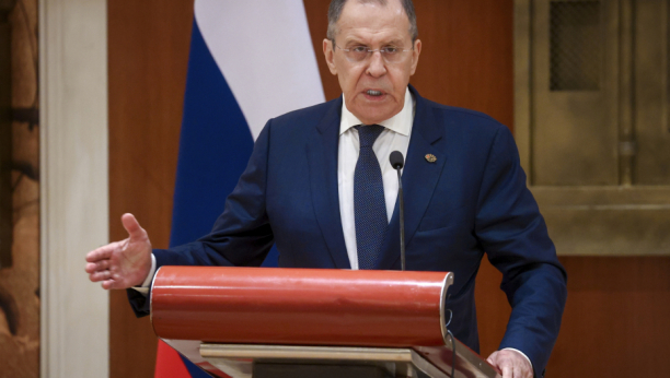 "BAVE SE SAMO PRETNJAMA I UCENAMA" Lavrov: Zapad diplomatiju ostavio po strani