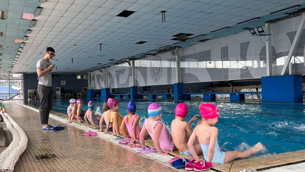 NA RADOST MALIŠANA Počela besplatna obuka plivanja za voždovačke predškolce na Banjici