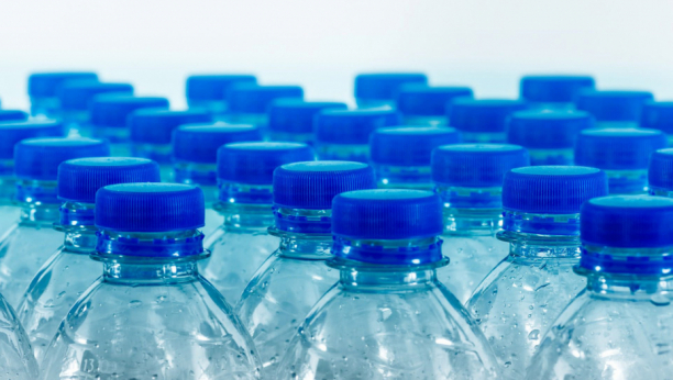 SAMO VODA SA ČESME Dr Stanišić otkriva kad flaširana voda ima loš uticaj na zdravlje