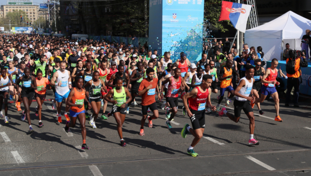 Evo kako je počeo 36. Beogradski maraton (VIDEO)