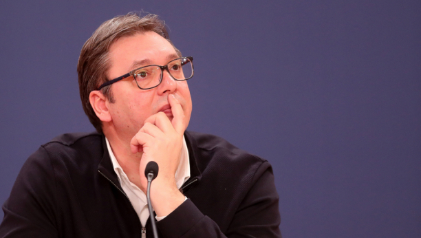 MOLI BOGA DA VUČIĆ UMRE Skandalozna retorika člana stranke Lutovca i Milivojevića (FOTO)