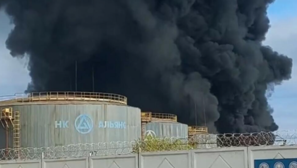 IZGORELA ČETIRI REZERVOARA U napadu na skladište nafte u Sevastopolju učestvovala dva drona
