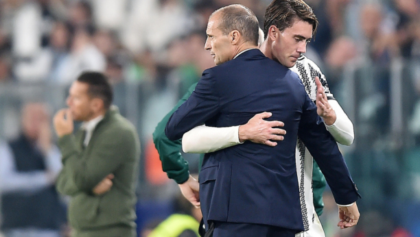 VLAHOVIĆ MORA DA URADI JEDNU STVAR Trener Juventusa poslao poruku srpskom fudbaleru nakon sramnih rasističkih uvreda