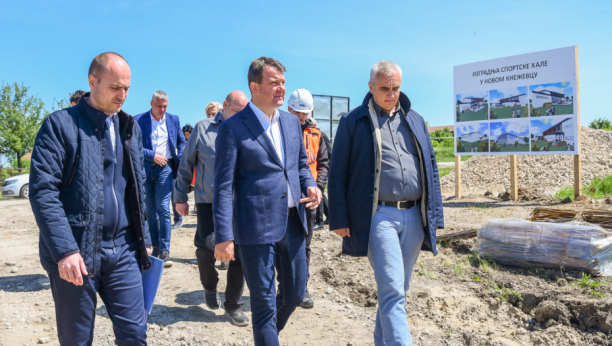 MIROVIĆ "Napreduju radovi na izgradnji sportske hale u Novom Кneževcu" (FOTO)
