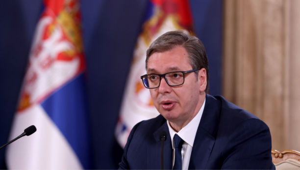 Predsednik Vučić sutra sa ambasadorom Kine u Srbiji Li Mingom