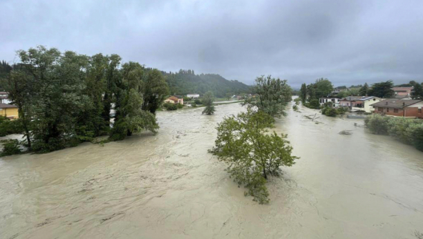 U ITALIJI DRAMATIČNA SITUACIJA Poplave napravile haos, ima nastradalih, hiljade evakuisanih (FOTO)