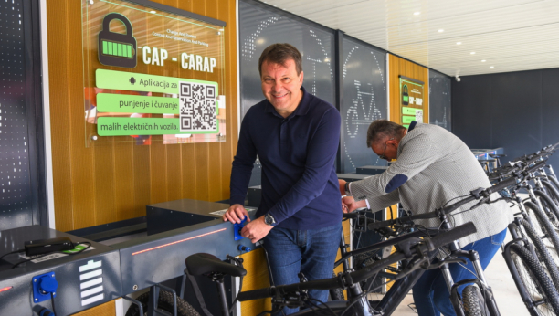 Mirović otvorio na Fruškoj gori prvu e-bajk stanicu u Srbiji za punjenje električnih bicikala (FOTO)
