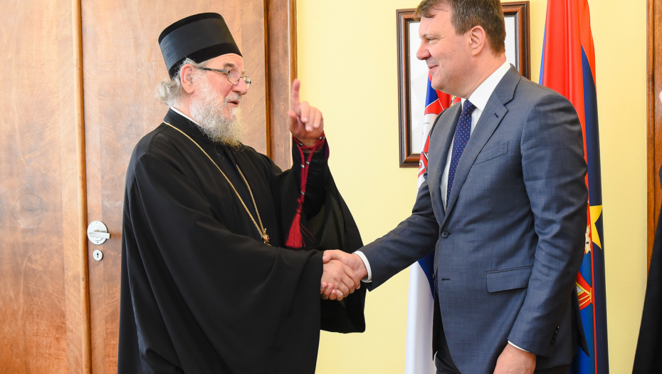 Mirović sa episkopom sremskim Vasilijem razgovarao o daljem uređenju Sremskih Karlovaca (FOTO)