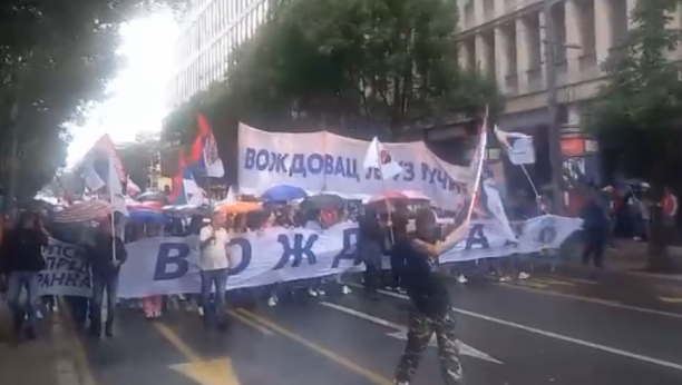 "ACO, SRBINE! VOŽDOVAC JE UZ TEBE" Voždovčani zagrmeli u znak podrške predsedniku Vučiću (VIDEO)
